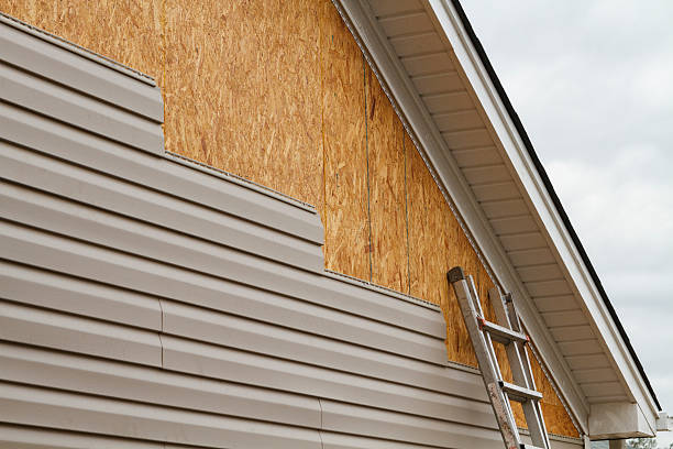 Professional Vinyl Siding technician working in Cordova, NC